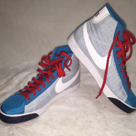 💸SALE!!!💵 NIKEs🆕👟 limited🌷 - Picture 4 of 4